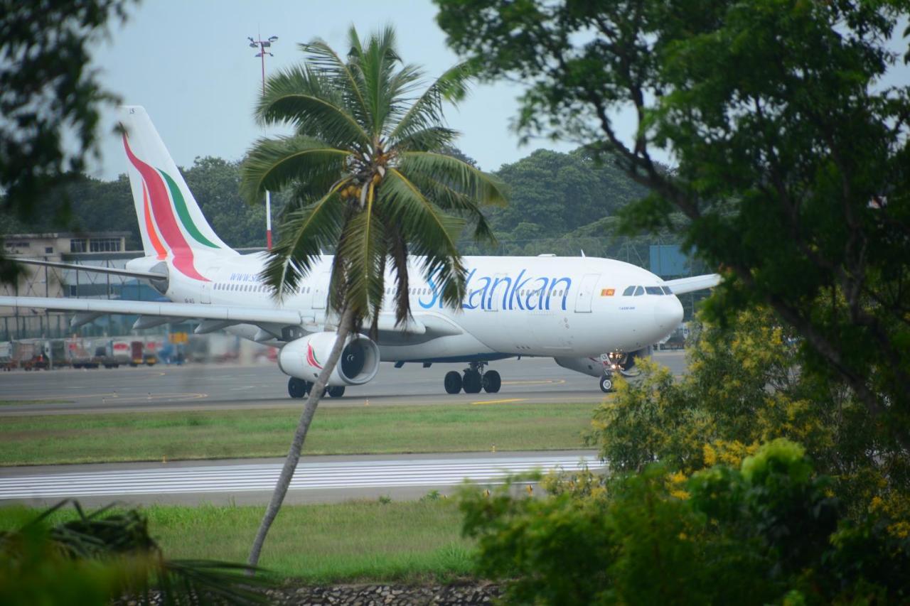 Concey Transit Hotel Airport view Katunayaka Exterior foto