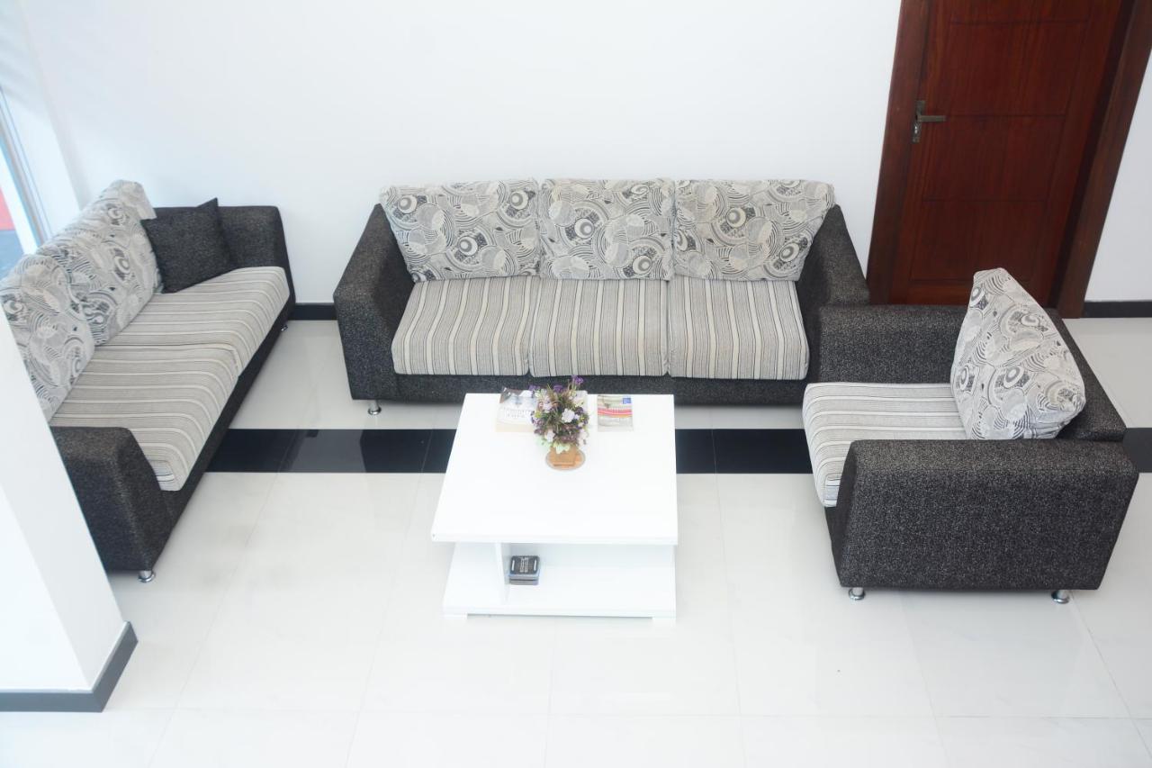 Concey Transit Hotel Airport view Katunayaka Exterior foto